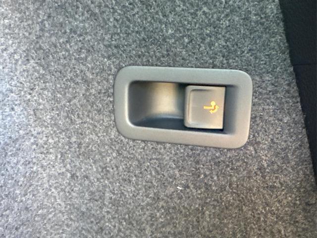 Skoda / Karoq / Silber / / / AHK+LED+KAMERA+PDC+ACC, Beispielbilder, ggf. teilweise mit Sonderausstattung