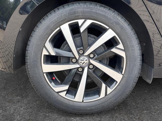 Volkswagen / Polo / Schwarz / / / Beats SOUND+SHZ+SPORT-PAKET+8-FACH-BEREIFT