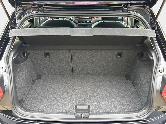 Volkswagen / Polo / Schwarz / / / Beats SOUND+SHZ+SPORT-PAKET+8-FACH-BEREIFT