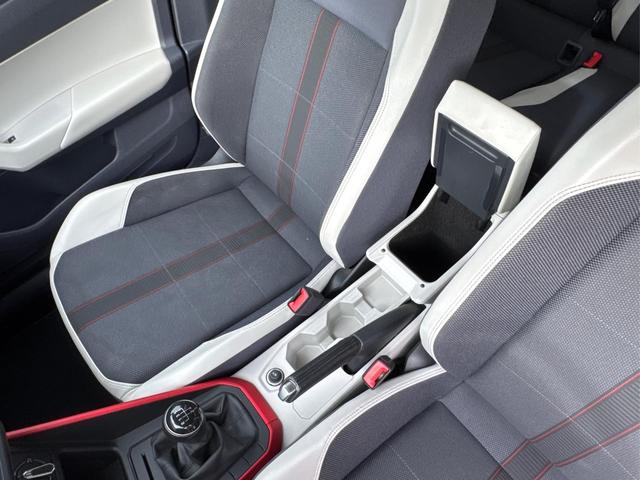 Volkswagen / Polo / Schwarz / / / Beats SOUND+SHZ+SPORT-PAKET+8-FACH-BEREIFT