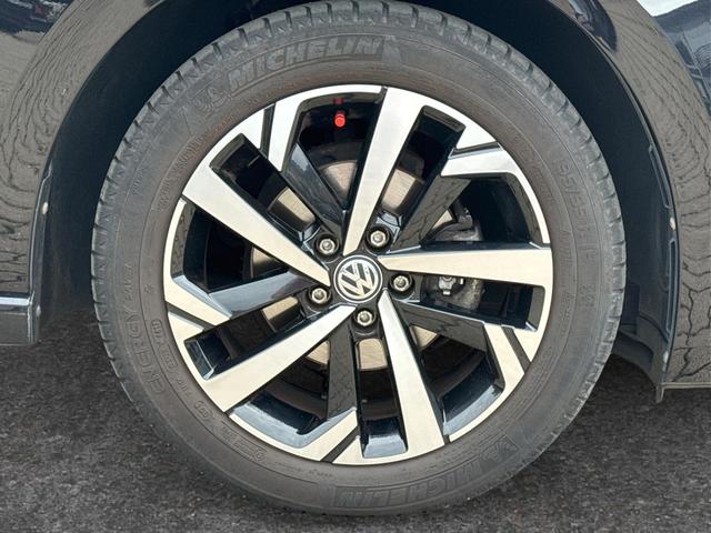 Volkswagen / Polo / Schwarz / / / Beats SOUND+SHZ+SPORT-PAKET+8-FACH-BEREIFT