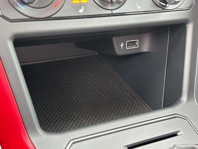 Volkswagen / Polo / Schwarz / / / Beats SOUND+SHZ+SPORT-PAKET+8-FACH-BEREIFT