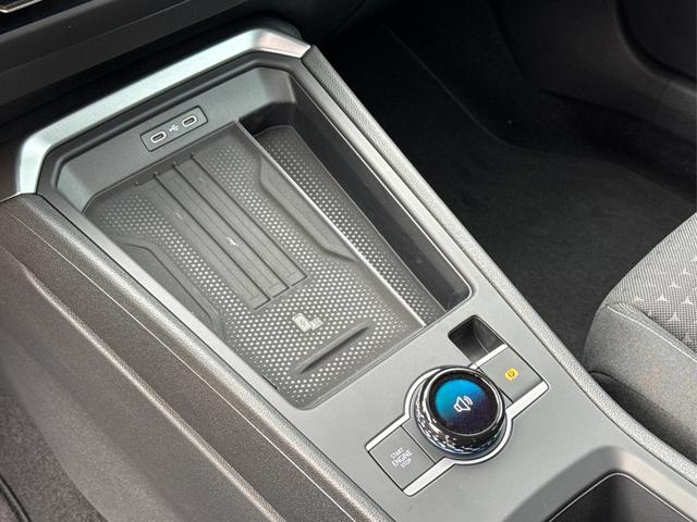 Volkswagen / T-Roc / Grau / / / 5J GARANTIE+ACC+17 ALU+KAMERA+SHZ+LED , Beispielbilder, ggf. teilweise mit Sonderausstattung