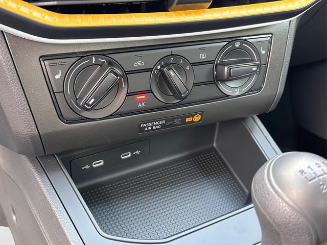 Seat / Ibiza / Blau / / / FULL LINK+SHZ+KLIMA+PDC+LED+15 ALU+TEMPOMAT, Beispielbilder, ggf. teilweise mit Sonderausstattung