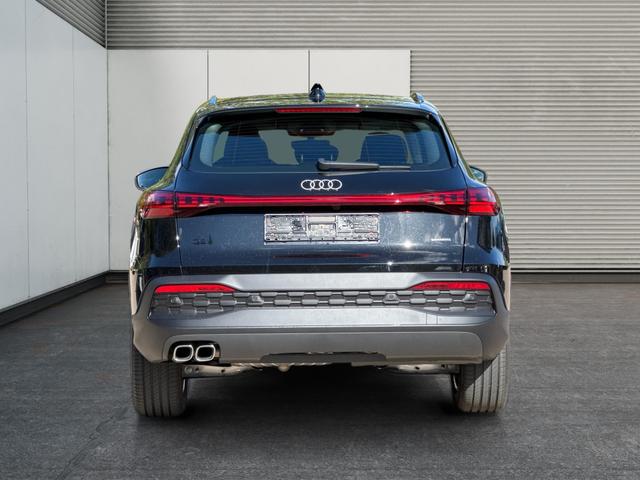 Audi / Q5 / Schwarz / / / QUATTRO+NAVI+KAMERA+AHK+PANO+SHZ+PDC+ACC, Beispielbilder, ggf. teilweise mit Sonderausstattung