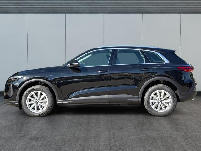 Audi / Q5 / Schwarz / / / QUATTRO+NAVI+KAMERA+AHK+PANO+SHZ+PDC+ACC, Beispielbilder, ggf. teilweise mit Sonderausstattung