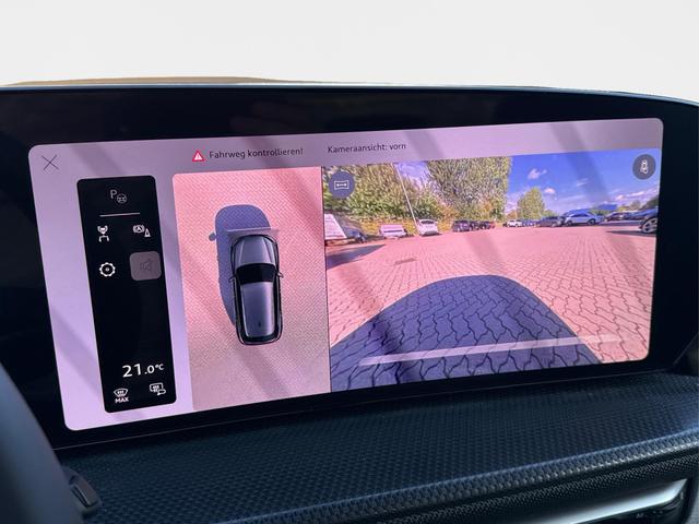 Audi / Q5 / Schwarz / / / QUATTRO+NAVI+KAMERA+AHK+PANO+SHZ+PDC+ACC