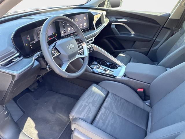 Audi / Q5 / Schwarz / / / QUATTRO+NAVI+KAMERA+AHK+PANO+SHZ+PDC+ACC