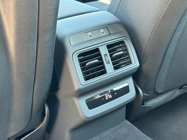 Audi / Q5 / Schwarz / / / QUATTRO+NAVI+KAMERA+AHK+PANO+SHZ+PDC+ACC