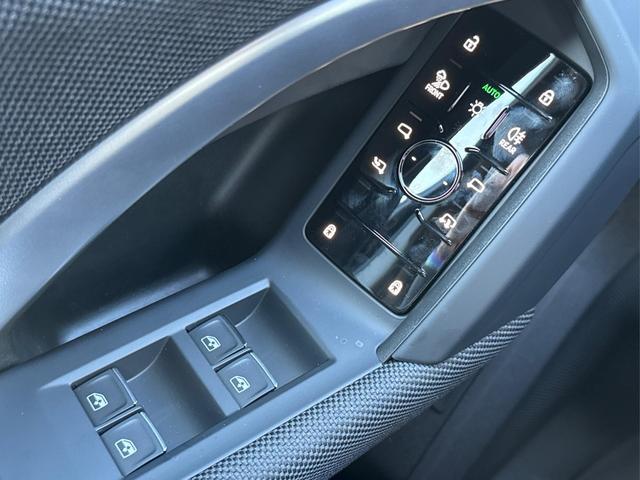 Audi / Q5 / Schwarz / / / QUATTRO+NAVI+KAMERA+AHK+PANO+SHZ+PDC+ACC