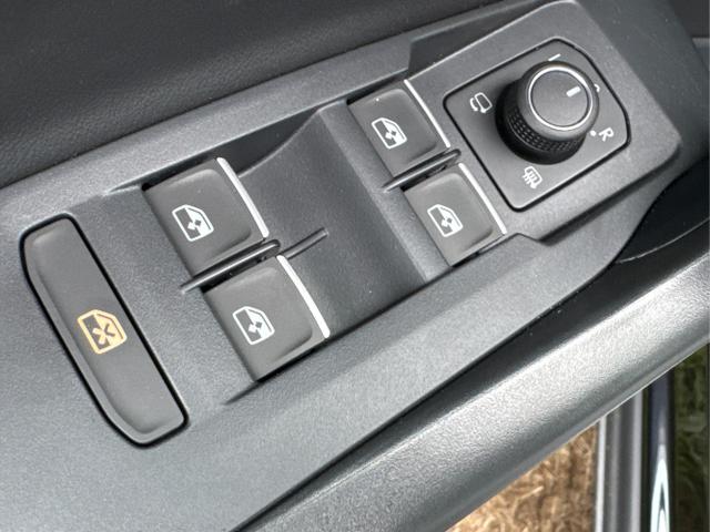 Volkswagen / T-Cross / / / / NAVI+SHZ+MATRIX+ACC+KAMERA+18'' ALU, Beispielbilder, ggf. teilweise mit Sonderausstattung