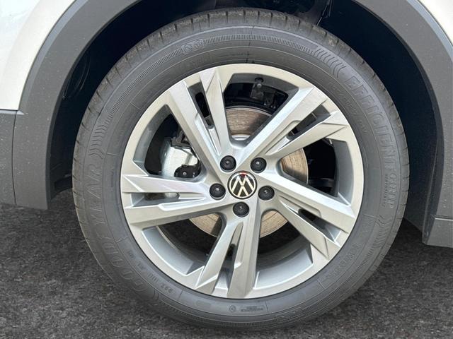 Volkswagen / T-Cross / / / / (Life+) SHZ+ACC+KAMERA+APP+KLIMA+LED+17'' ALU