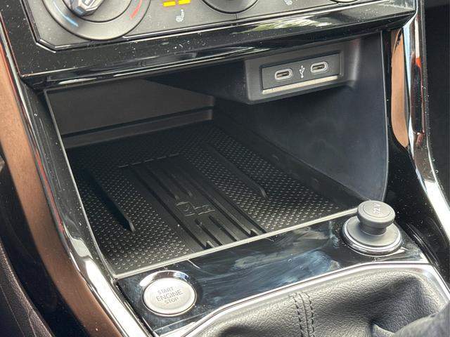 Volkswagen / T-Cross / / / / (Life+) SHZ+ACC+KAMERA+APP+KLIMA+LED+17'' ALU