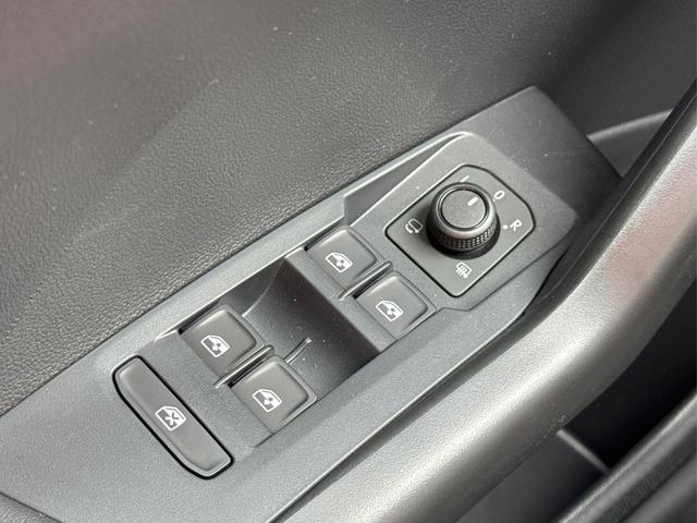 Volkswagen / T-Cross / / / / (Life+) SHZ+ACC+KAMERA+APP+KLIMA+LED+17'' ALU
