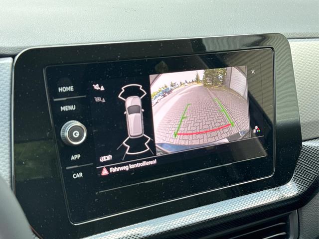 Volkswagen / T-Cross / / / / (Life+) SHZ+ACC+KAMERA+APP+KLIMA+LED+17'' ALU
