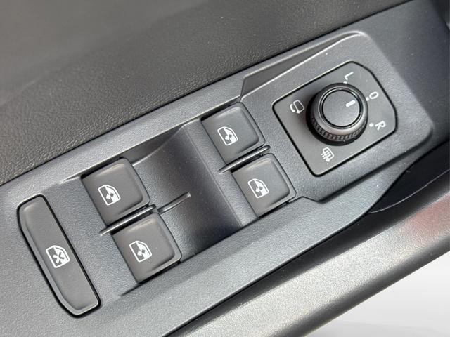 Volkswagen / T-Cross / / / / (Life+) SHZ+ACC+KAMERA+APP+KLIMA+LED+17'' ALU