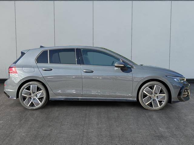 Volkswagen / Golf / Grau / / / PANO+LED-PLUS+ACC+SHZ+KEYLESS+KAMERA+18 ALU, Beispielbilder, ggf. teilweise mit Sonderausstattung