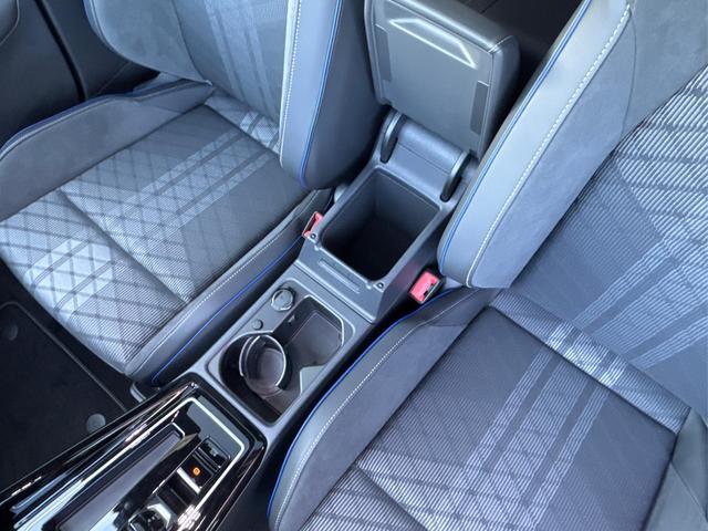 Volkswagen / Golf / Grau / / / PANO+LED-PLUS+ACC+SHZ+KEYLESS+KAMERA+18 ALU, Beispielbilder, ggf. teilweise mit Sonderausstattung