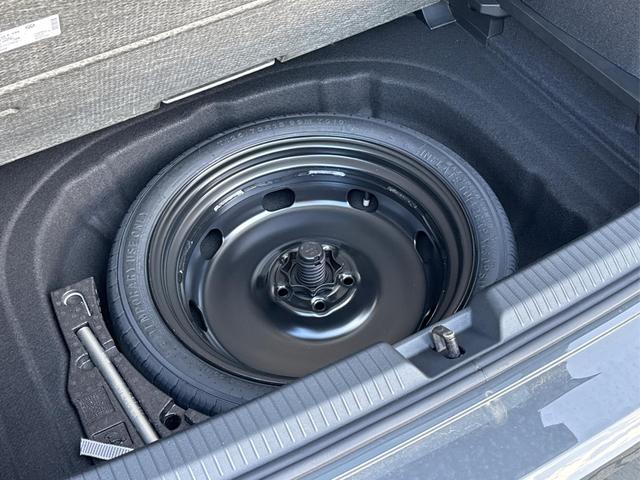 Volkswagen / Golf / Grau / / / PANO+LED-PLUS+ACC+SHZ+KEYLESS+KAMERA+18 ALU, Beispielbilder, ggf. teilweise mit Sonderausstattung
