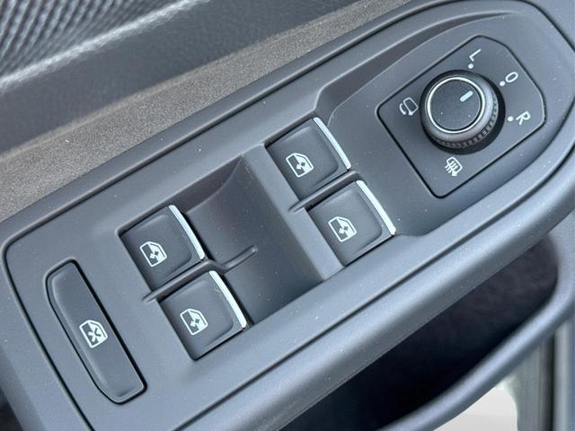 Volkswagen / Golf / Grau / / / PANO+LED-PLUS+ACC+SHZ+KEYLESS+KAMERA+18 ALU, Beispielbilder, ggf. teilweise mit Sonderausstattung