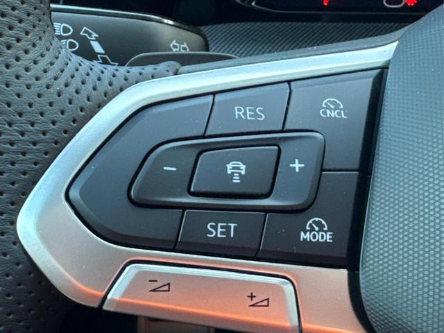 Volkswagen / Golf / Grau / / / PANO+LED-PLUS+ACC+SHZ+KEYLESS+KAMERA+18 ALU, Beispielbilder, ggf. teilweise mit Sonderausstattung
