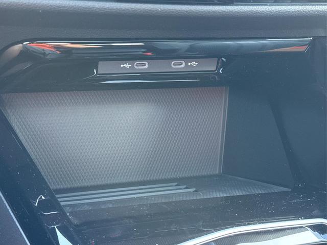 Volkswagen / Golf / Grau / / / PANO+LED-PLUS+ACC+SHZ+KEYLESS+KAMERA+18 ALU, Beispielbilder, ggf. teilweise mit Sonderausstattung
