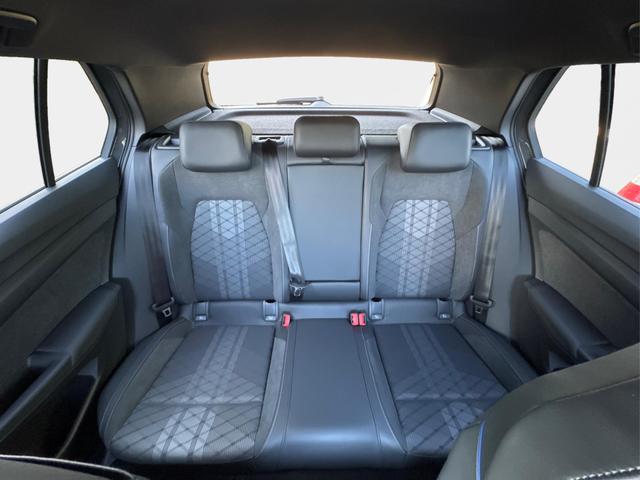 Volkswagen / Golf / Grau / / / PANO+LED-PLUS+ACC+SHZ+KEYLESS+KAMERA+18 ALU, Beispielbilder, ggf. teilweise mit Sonderausstattung