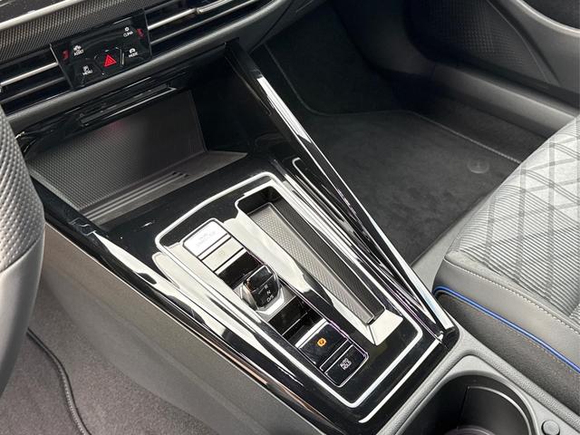 Volkswagen / Golf / Grau / / / LED-PLUS+ACC+SHZ+KEYLESS+KAMERA+18 ALU, Beispielbilder, ggf. teilweise mit Sonderausstattung