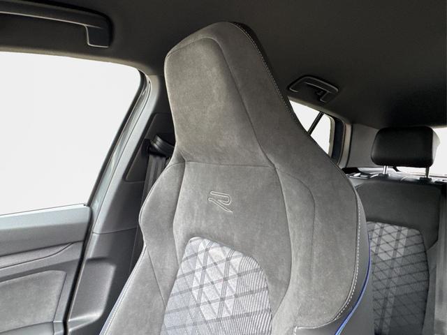 Volkswagen / Golf / Grau / / / LED-PLUS+ACC+SHZ+KEYLESS+KAMERA+18 ALU, Beispielbilder, ggf. teilweise mit Sonderausstattung