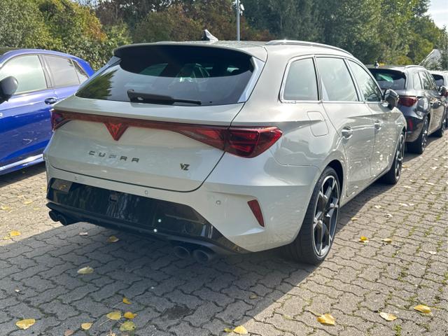 Cupra / Leon Sportstourer / Grau / / / 4x4 ST AHK+NAVI+eHK+KAMERA+MEMORY+ACC+19 ALU+LED