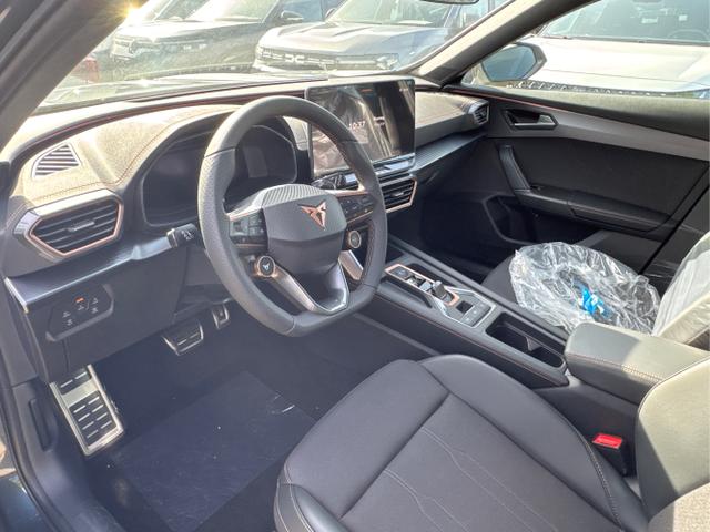Cupra / Formentor / Grau / / / 4x4 AHK+eHK+NAVI+KAMERA+ACC+SHZ+18 ALU