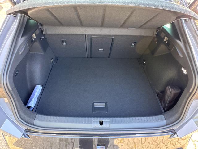 Cupra / Formentor / Grau / / / 4x4 AHK+NAVI+KAMERA+eHK+KESSY+ACC+19 ALU+LED+FULL LINK, Beispielbilder, ggf. teilweise mit Sonderausstattung