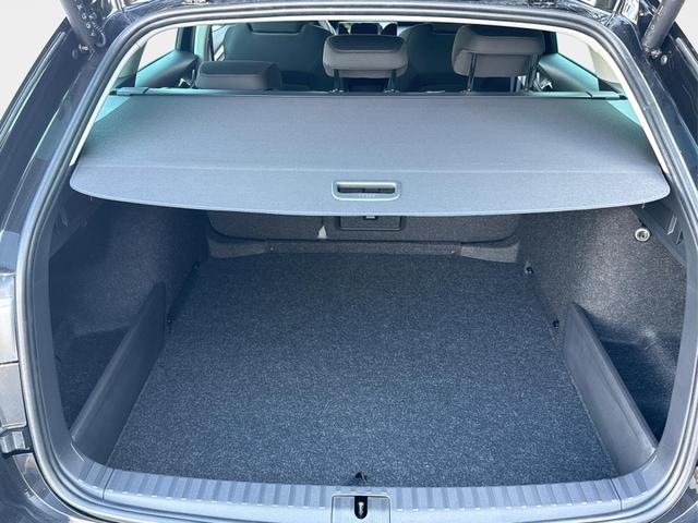 Skoda / Octavia Combi / Schwarz / / / ACC+AHK+eHK+KAM+PDC+LED+17 ALU+SHZ, Beispielbilder, ggf. teilweise mit Sonderausstattung