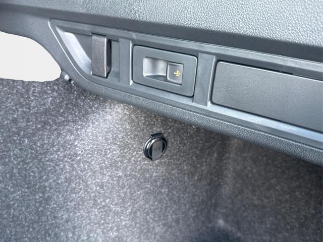 Skoda / Octavia Combi / Schwarz / / / ACC+AHK+eHK+KAM+PDC+LED+17 ALU+SHZ, Beispielbilder, ggf. teilweise mit Sonderausstattung