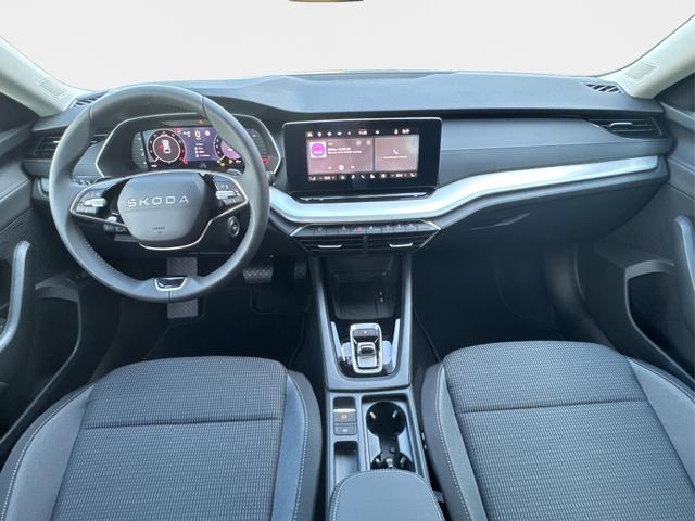 Skoda / Octavia Combi / Schwarz / / / ACC+AHK+eHK+KAM+PDC+LED+17 ALU+SHZ, Beispielbilder, ggf. teilweise mit Sonderausstattung