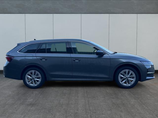 Skoda / Octavia Combi / Grau / / / ACC+AHK+eHK+KAM+PDC+LED+17 ALU+SHZ