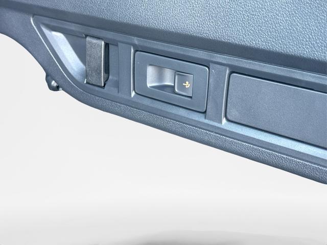 Skoda / Octavia Combi / Grau / / / ACC+AHK+eHK+KAM+PDC+LED+17 ALU+SHZ