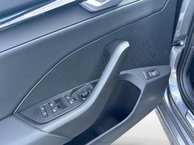 Skoda / Octavia Combi / Grau / / / ACC+AHK+eHK+KAM+PDC+LED+17 ALU+SHZ