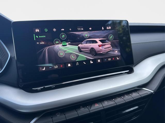 Skoda / Octavia Combi / Grau / / / ACC+AHK+eHK+KAM+PDC+LED+17 ALU+SHZ