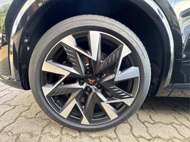 Cupra / Formentor / Schwarz / / / 4x4 AHK+NAVI+KAMERA+eHK+KESSY+ACC+19 ALU+LED+FULL LINK, Beispielbilder, ggf. teilweise mit Sonderausstattung