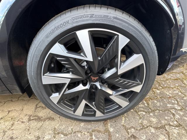 Cupra / Formentor / Grau / / / 4x4 AHK+NAVI+KAMERA+eHK+KESSY+ACC+19 ALU+LED+FULL LINK, Beispielbilder, ggf. teilweise mit Sonderausstattung