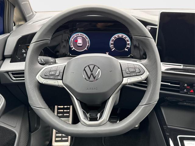 Volkswagen / Golf / Blau / / / PANO+LED-PLUS+ACC+SHZ+KEYLESS+KAMERA+18 ALU, Beispielbilder, ggf. teilweise mit Sonderausstattung