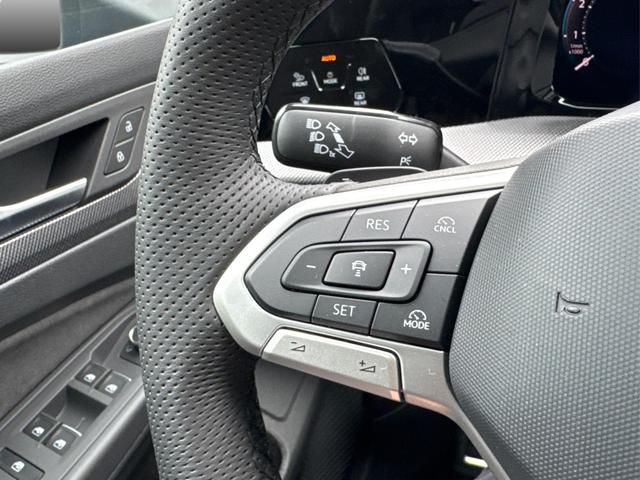 Volkswagen / Golf / Blau / / / PANO+LED-PLUS+ACC+SHZ+KEYLESS+KAMERA+18 ALU, Beispielbilder, ggf. teilweise mit Sonderausstattung