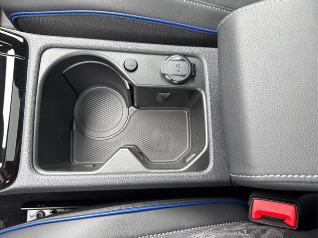 Volkswagen / Golf / Blau / / / PANO+LED-PLUS+ACC+SHZ+KEYLESS+KAMERA+18 ALU, Beispielbilder, ggf. teilweise mit Sonderausstattung