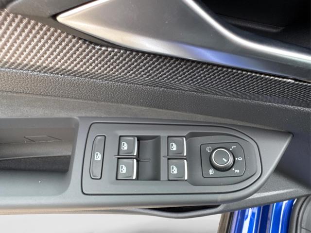 Volkswagen / Golf / Blau / / / PANO+LED-PLUS+ACC+SHZ+KEYLESS+KAMERA+18 ALU, Beispielbilder, ggf. teilweise mit Sonderausstattung