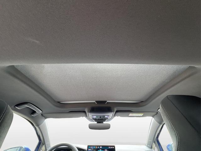 Volkswagen / Golf / Blau / / / PANO+LED-PLUS+ACC+SHZ+KEYLESS+KAMERA+18 ALU, Beispielbilder, ggf. teilweise mit Sonderausstattung