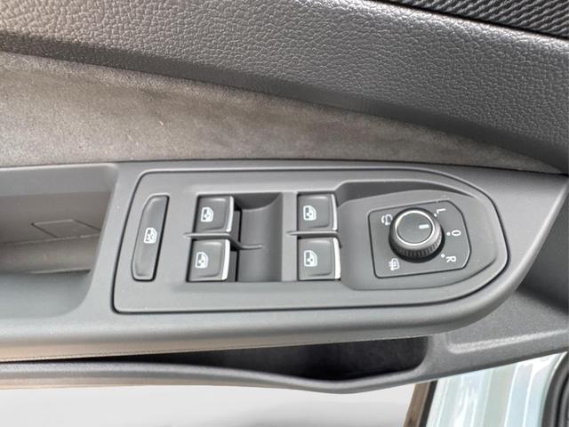 Volkswagen / Golf / Blau / / / LED-PLUS+ACC+SHZ+KEYLESS+KAMERA+18 ALU, Beispielbilder, ggf. teilweise mit Sonderausstattung