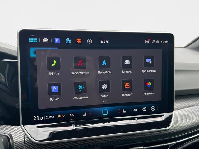 Volkswagen / Golf / Blau / / / LED-PLUS+ACC+SHZ+KEYLESS+KAMERA+18 ALU, Beispielbilder, ggf. teilweise mit Sonderausstattung