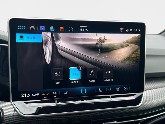 Volkswagen / Golf / Blau / / / LED-PLUS+ACC+SHZ+KEYLESS+KAMERA+18 ALU, Beispielbilder, ggf. teilweise mit Sonderausstattung