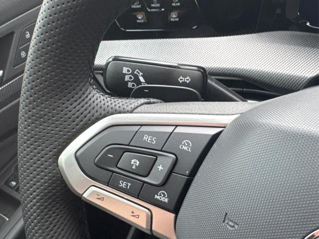 Volkswagen / Golf / Silber / / / LED-PLUS+ACC+SHZ+KEYLESS+KAMERA+18 ALU, Beispielbilder, ggf. teilweise mit Sonderausstattung